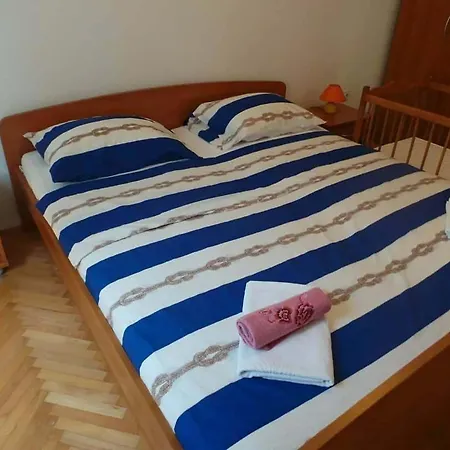 Apartment With Parking Space - 22715