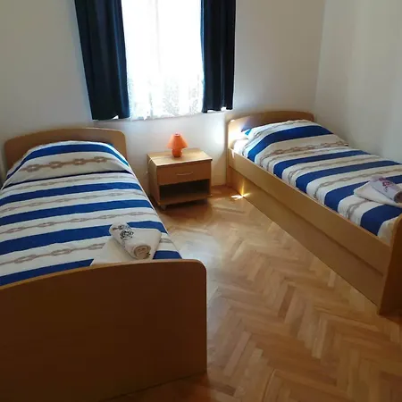 Apartment With Parking Space - 22715