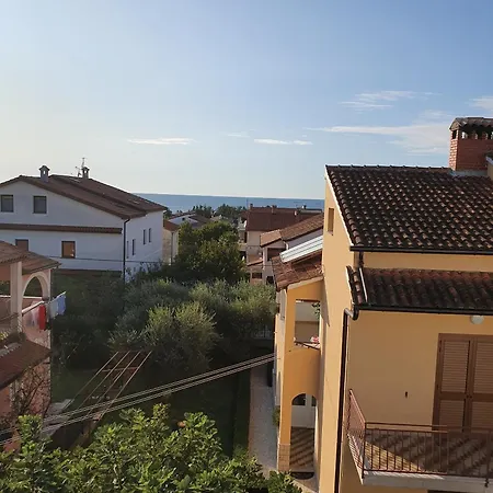 With Parking Space - 22715 Пореч