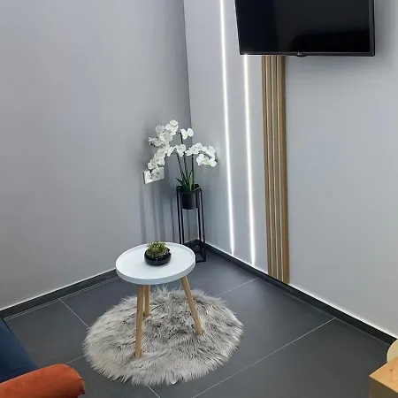 Апартаменти With Parking Space - 22715 Пореч