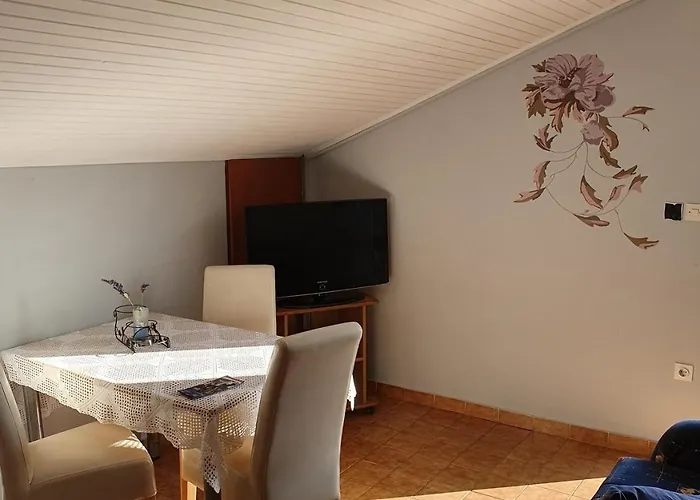 Apartman With Parking Space - 22715 *