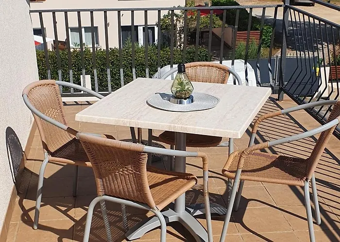 With Parking Space - 22715 Poreč